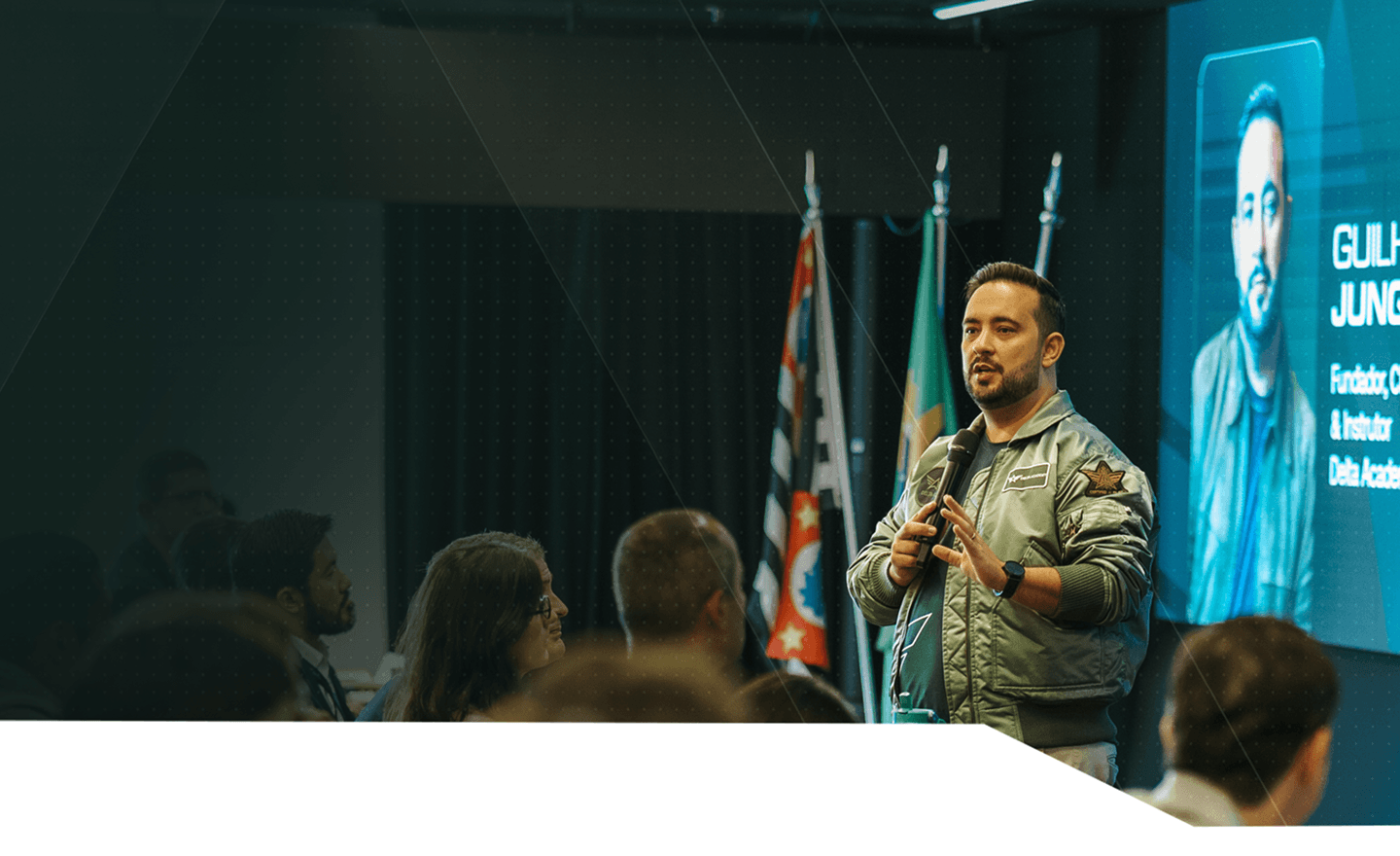 Equipe em reunião estratégica sobre transformação AI-First